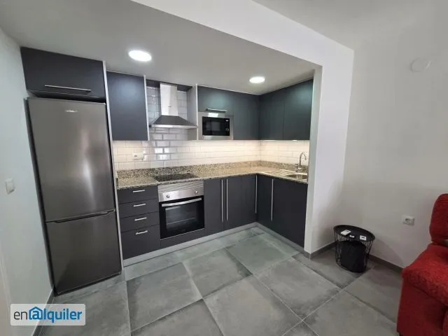 Cuisine - Modern Flat with Balcony in City Centre