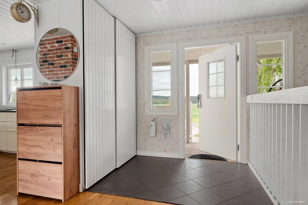 Entrée - Farm with Stable in Fotskäl, Sweden