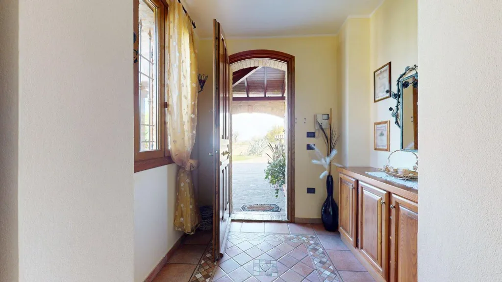 Villa with Private Garden in Cento