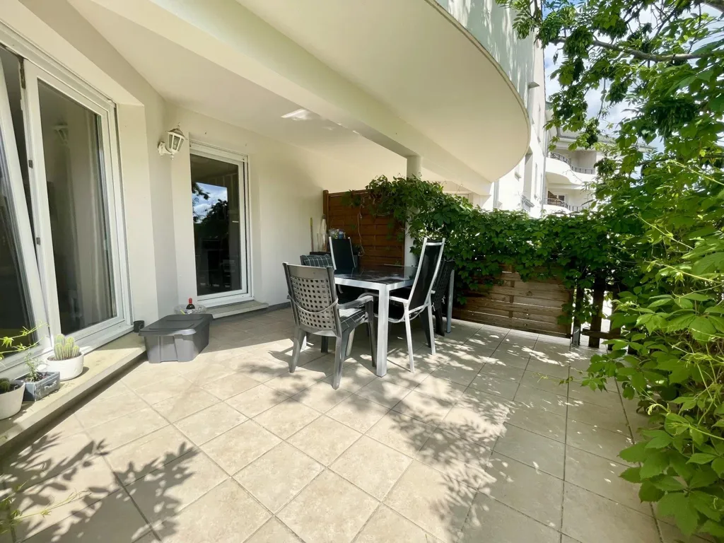 Terrasse - Appartement de luxe avec terrasse à Mondorff
