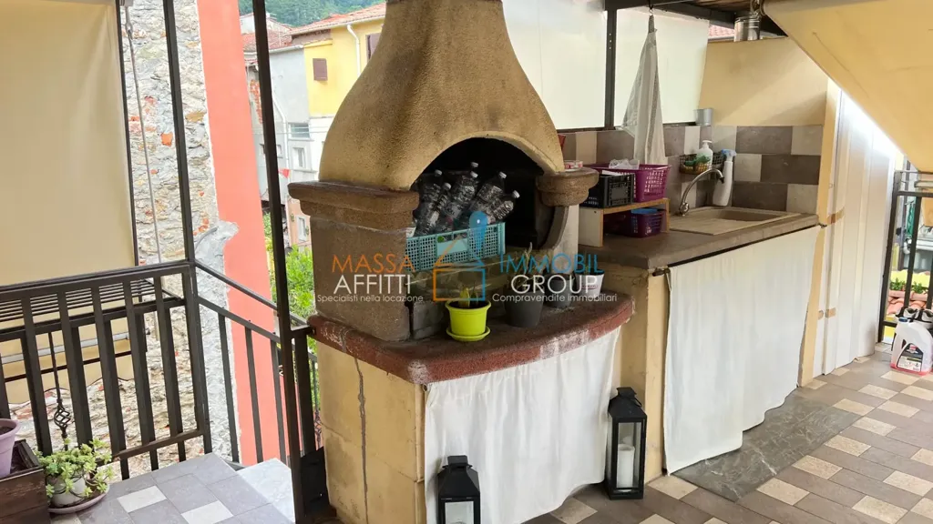 Terrasse - Semi-detached House with Veranda in Massa