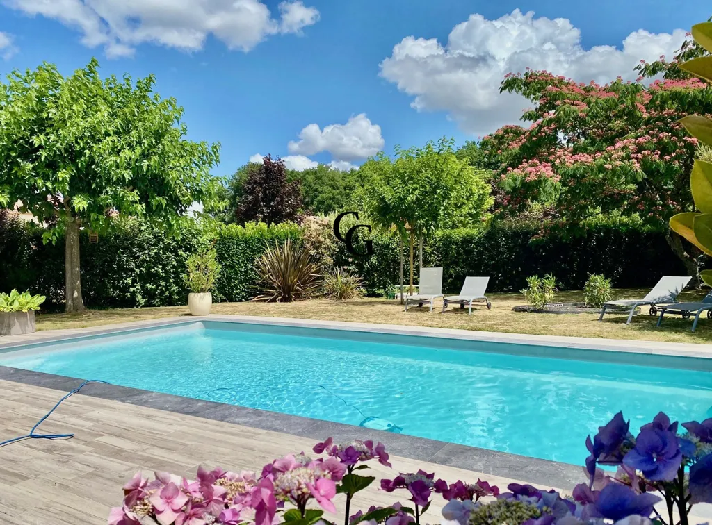 Bassein - House with Pool and Garden in Haute-Goulaine