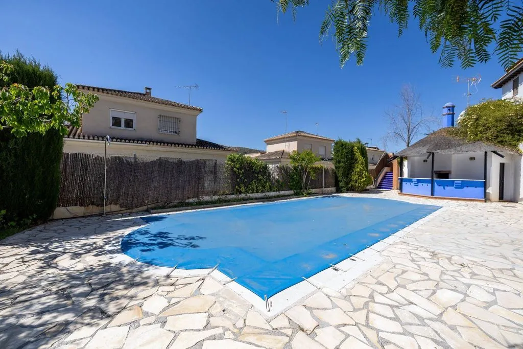 Bassein - Luxury House with Pool in Granada