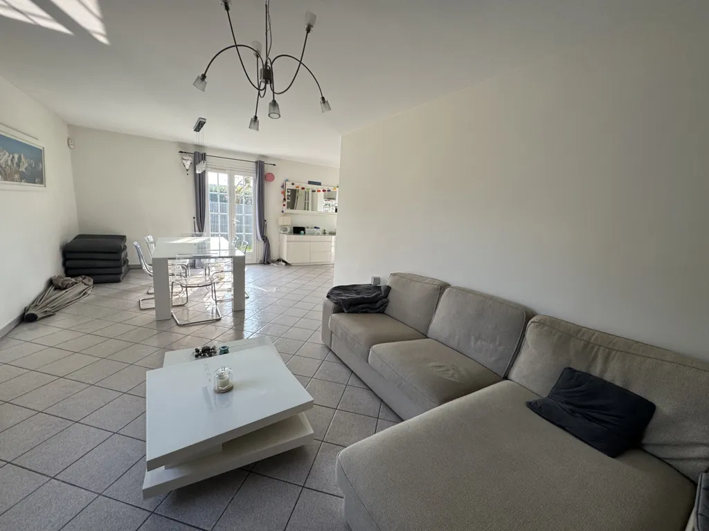 Soggiorno - Exceptional House with Garden in Semoy