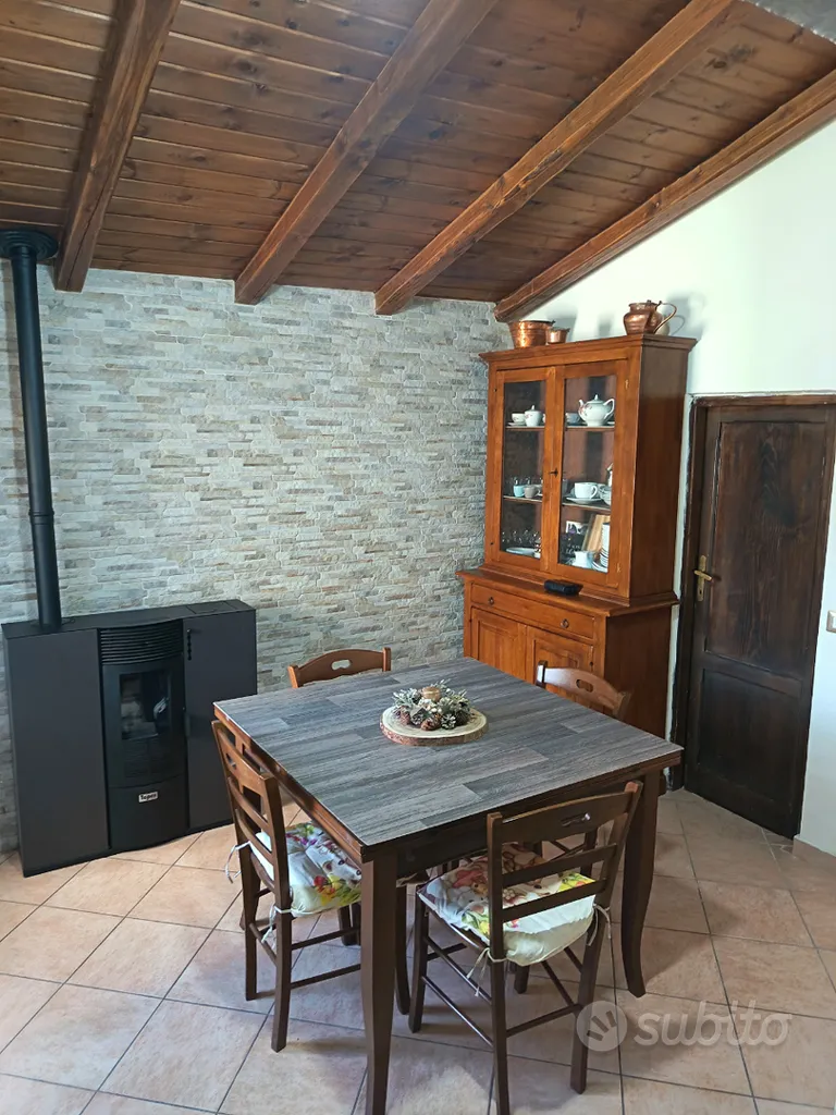 Salle à manger - Restored Apartment in Historic Centre, Tagliacozzo