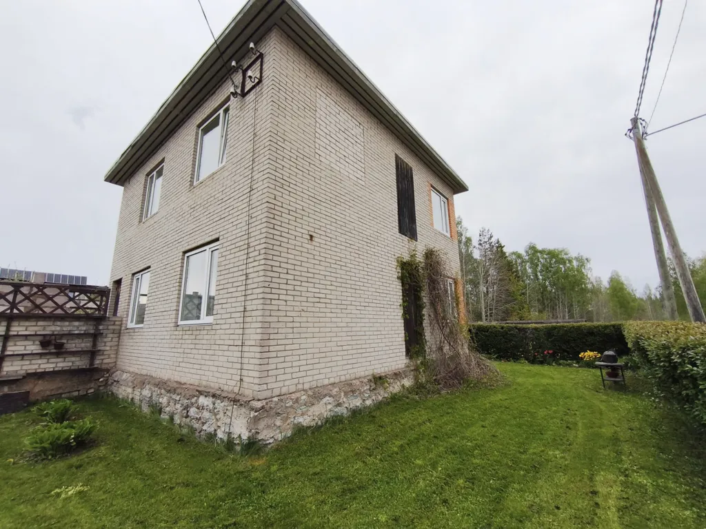 Esterno - Cottage with Garden in Suburb