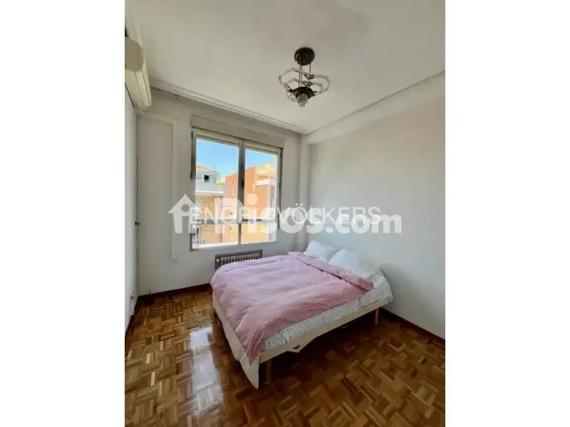 Chambres - Bright Apartment with Terrace in Chamberí