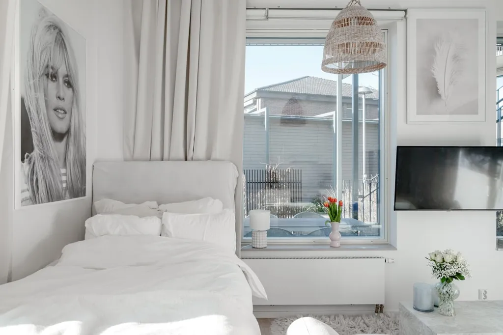 Magamistoad - Apartment with High Ceilings and South Terrace in Söder