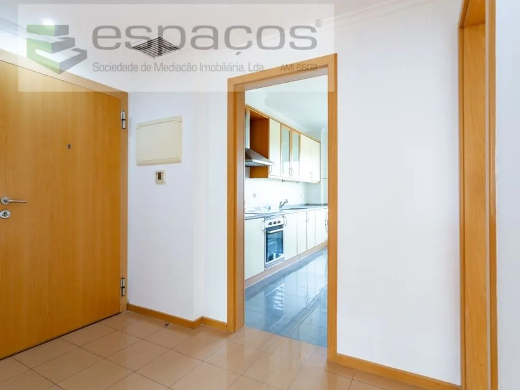 Esik - Luxury Apartment with River View in Bobadela