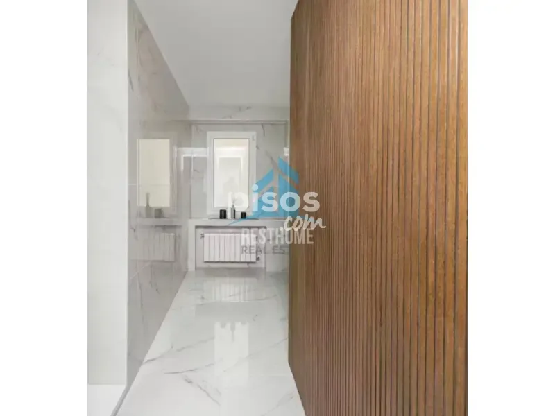 Salles de bain - Modernised Apartment with Views in Recoletos
