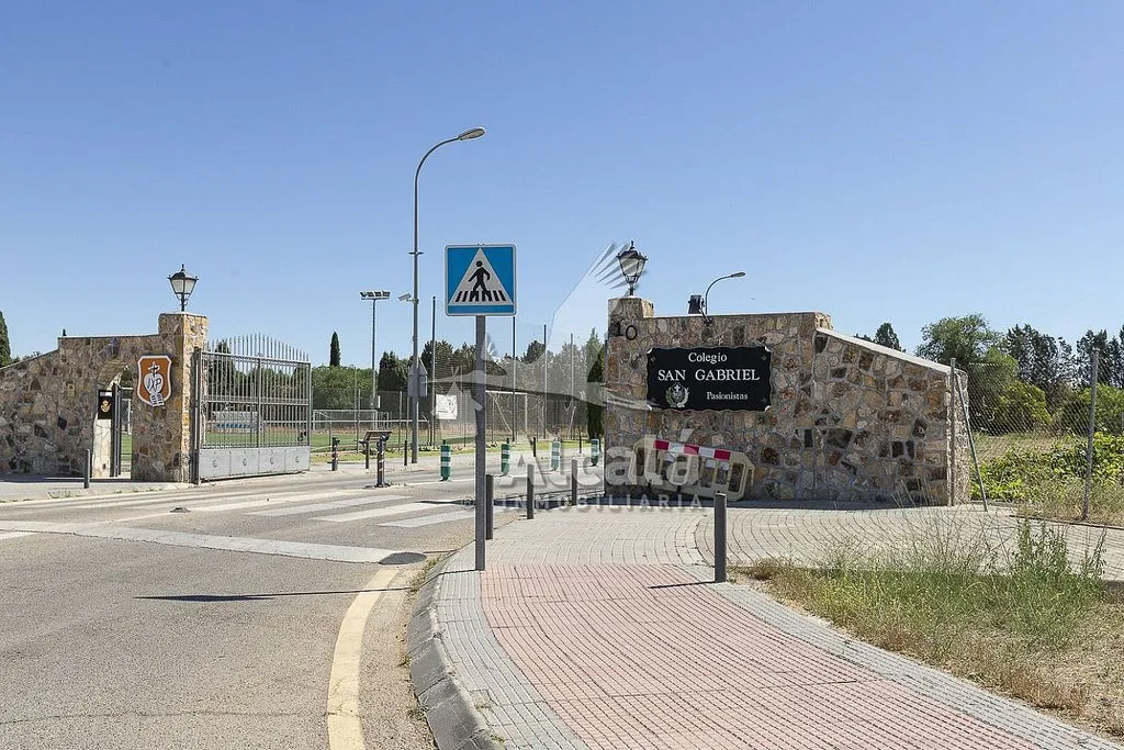 Välivaade - Apartment with Pool in El Olivar, Alcalá de Henares