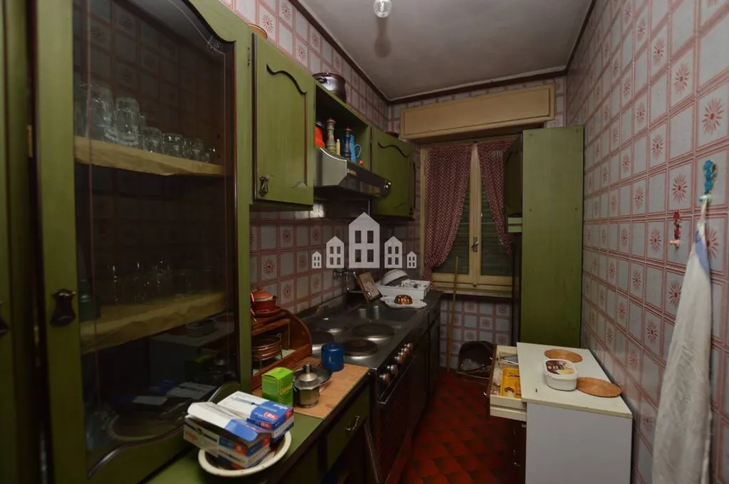 Cuisine - Historic Building with Central Location in Rivara