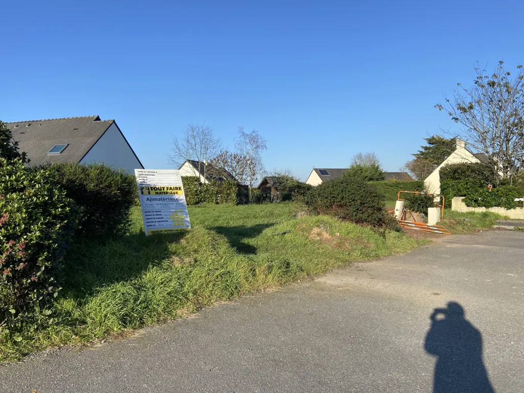 Aed - Viabilised Plot in Saint-Thurial Centre