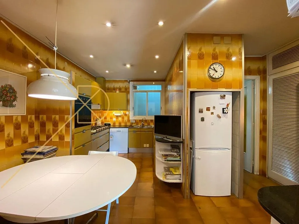 Köök - Apartment with Terrace in Les Corts, Barcelona