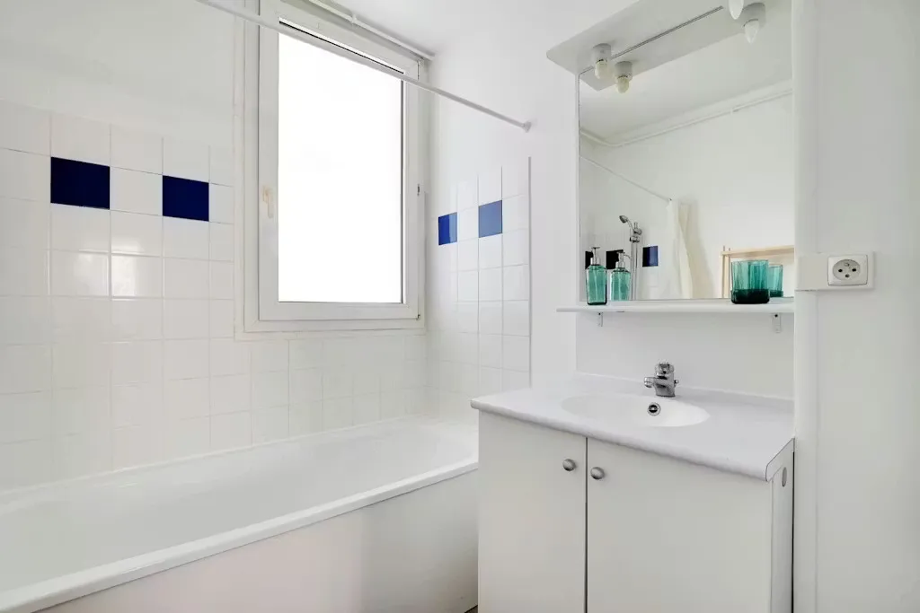 Salles de bain - Appartement Meublé avec Internet à Le Kremlin-Bicêtre