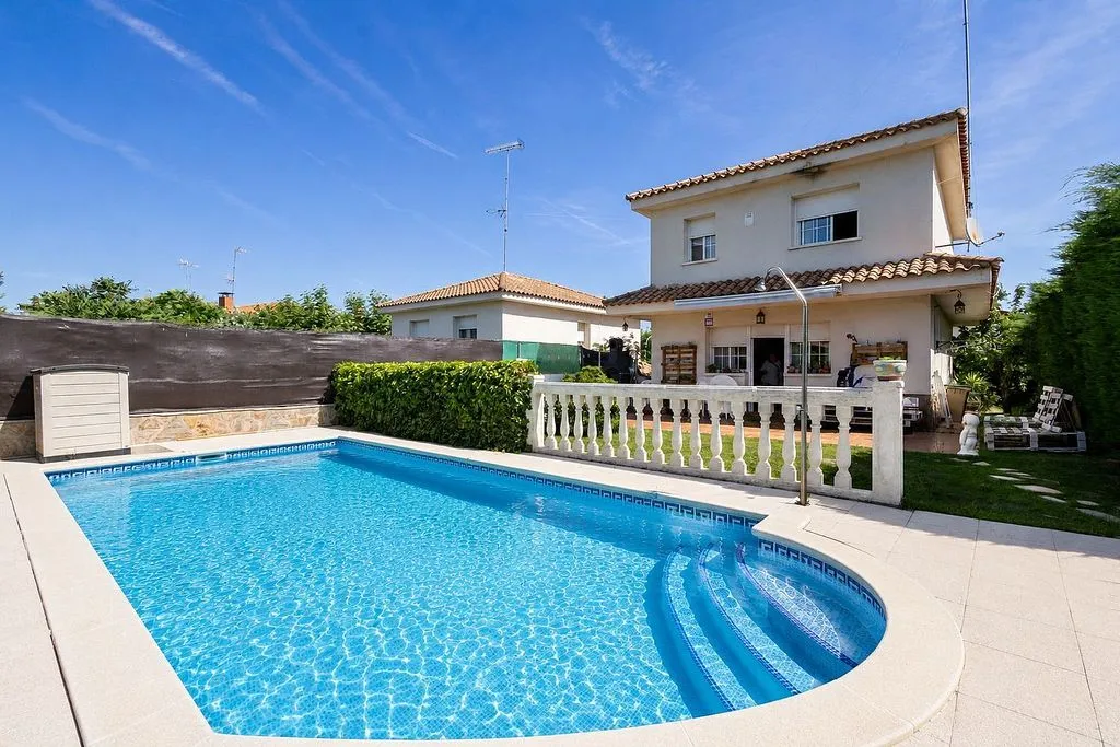 Piscine - Chalet with Pool in Batres