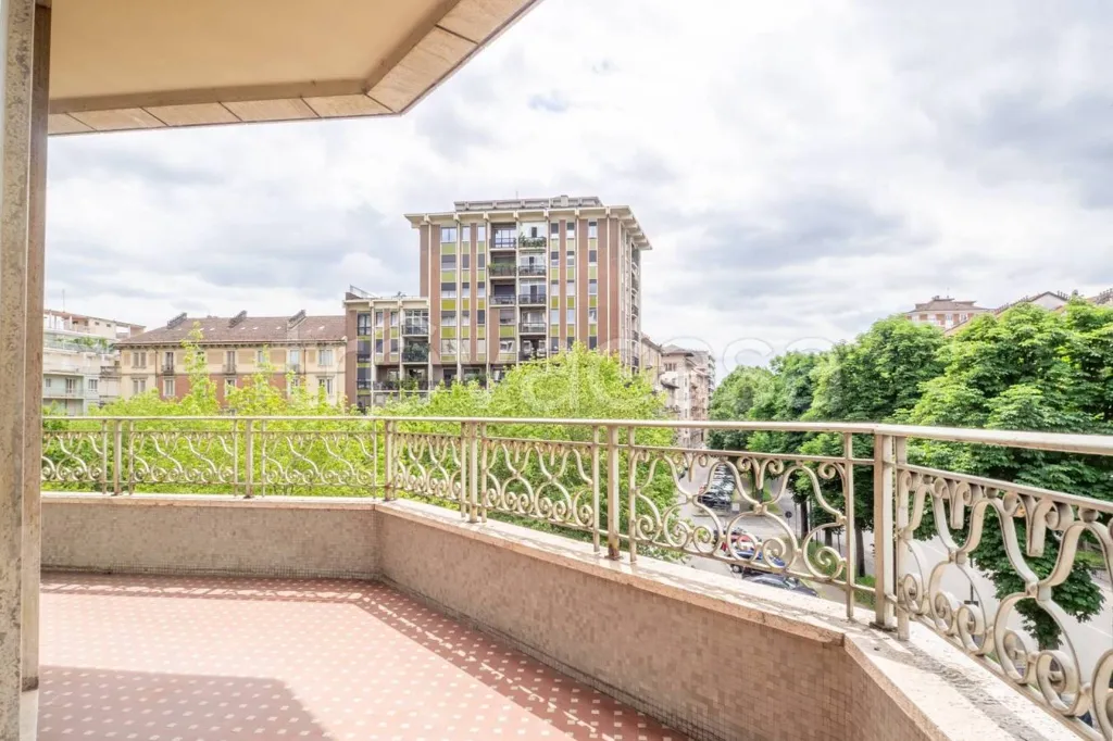 Balcone - Apartment with Balcony in Turin's Crocetta