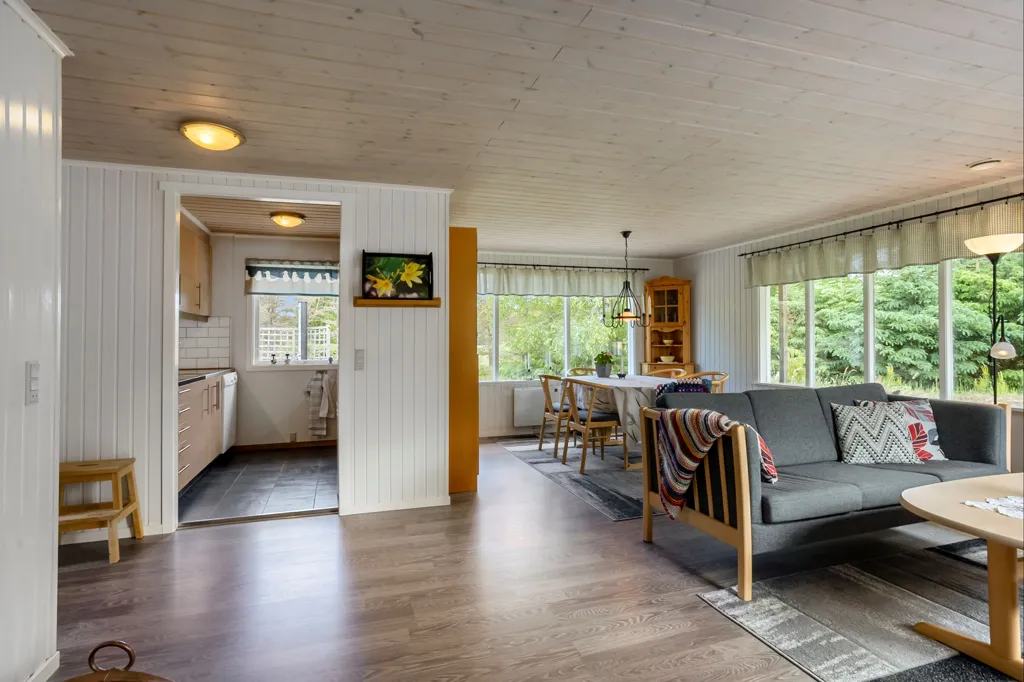 Séjour - Classic Summerhouse with Nature in Skiveren