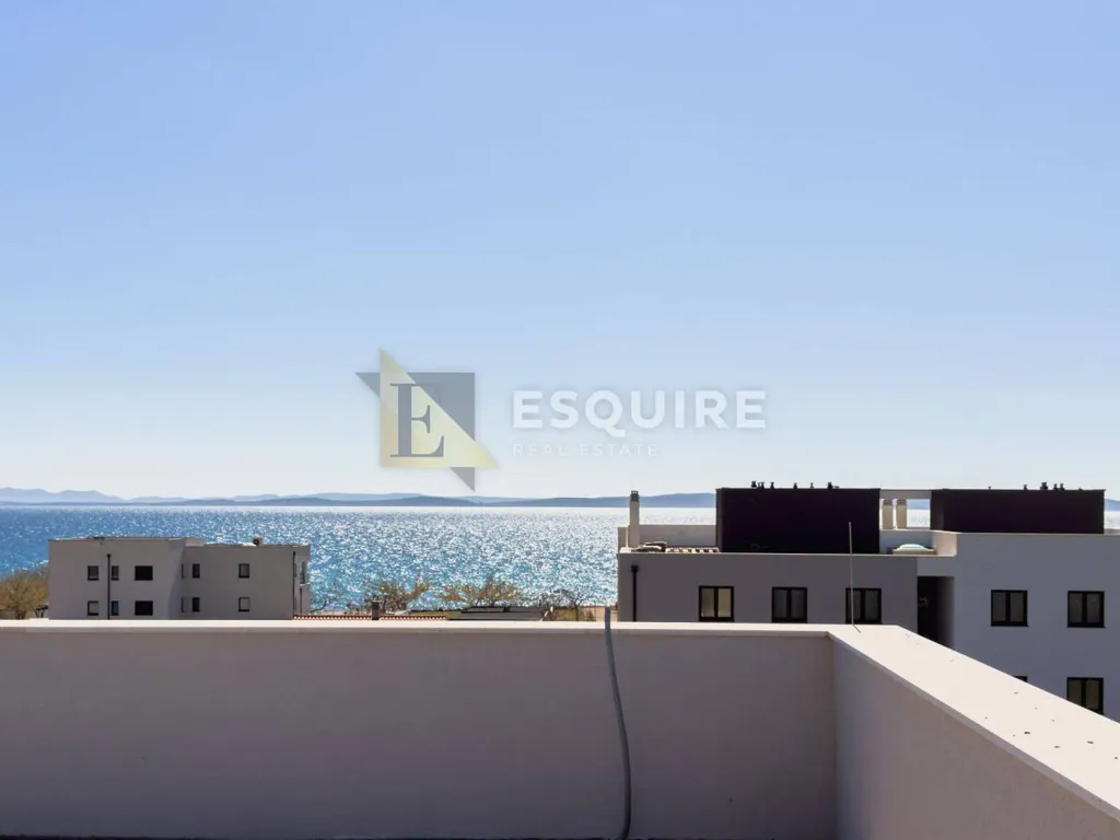 Terrasse - Penthouse with Sea View in Privlaka