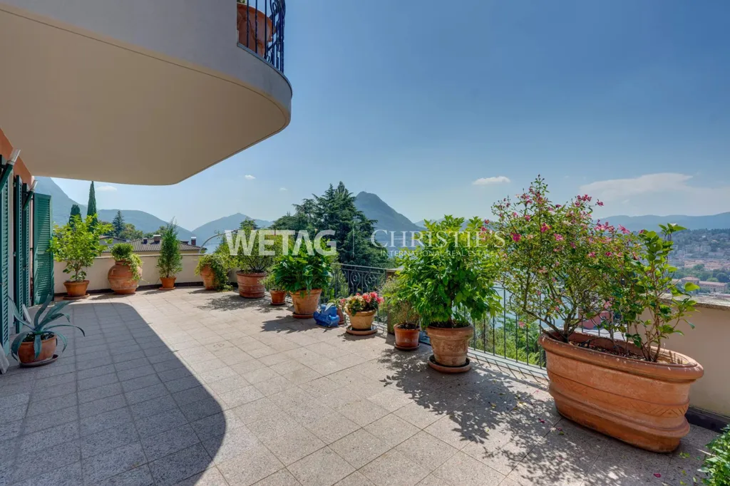 Terrazza - Lake View Apartment with Pool in Ruvigliana