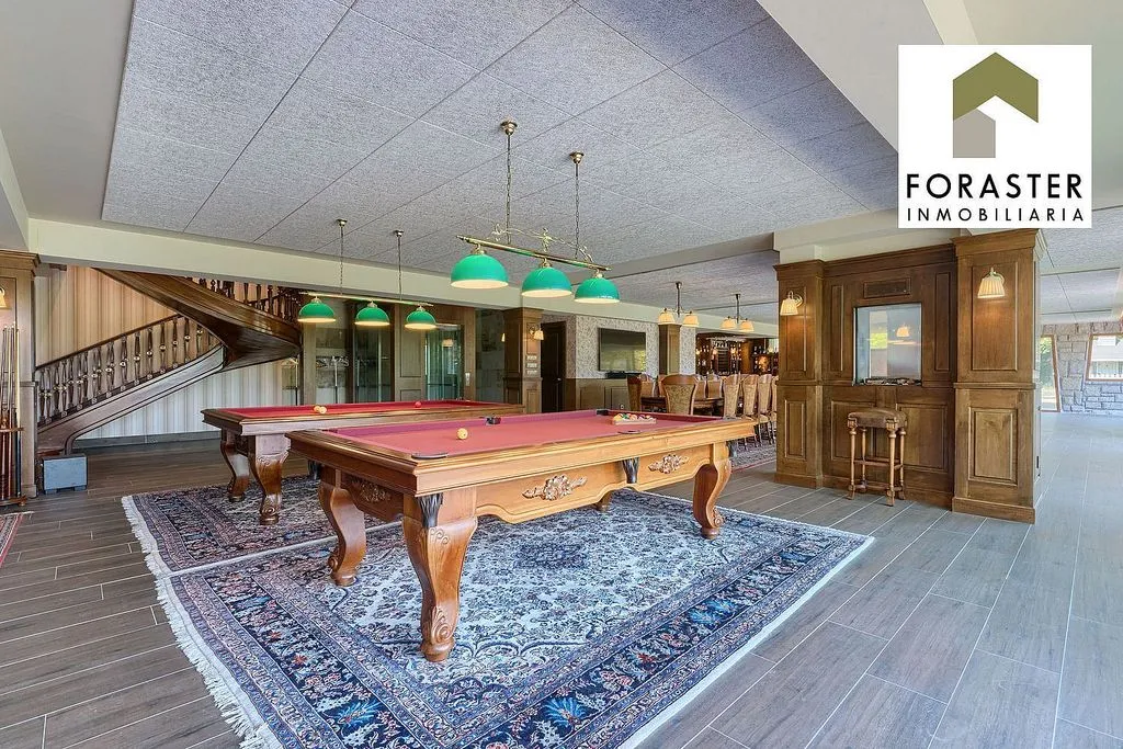 Pièces - Chalet with Pool and Terrace in Loiu