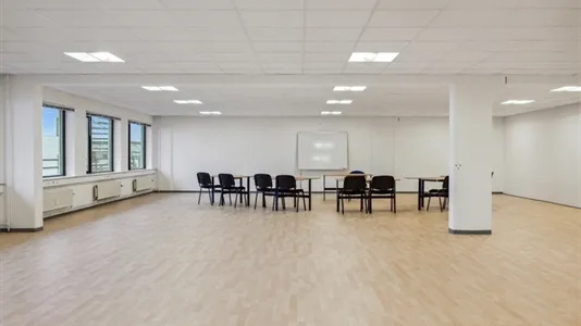 Bureau - Office Space with Secure Parking in Glostrup