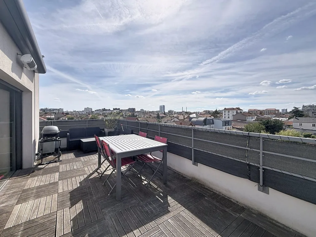 Terrasse - Penthouse avec Terrasse Panoramique à Charentonneau