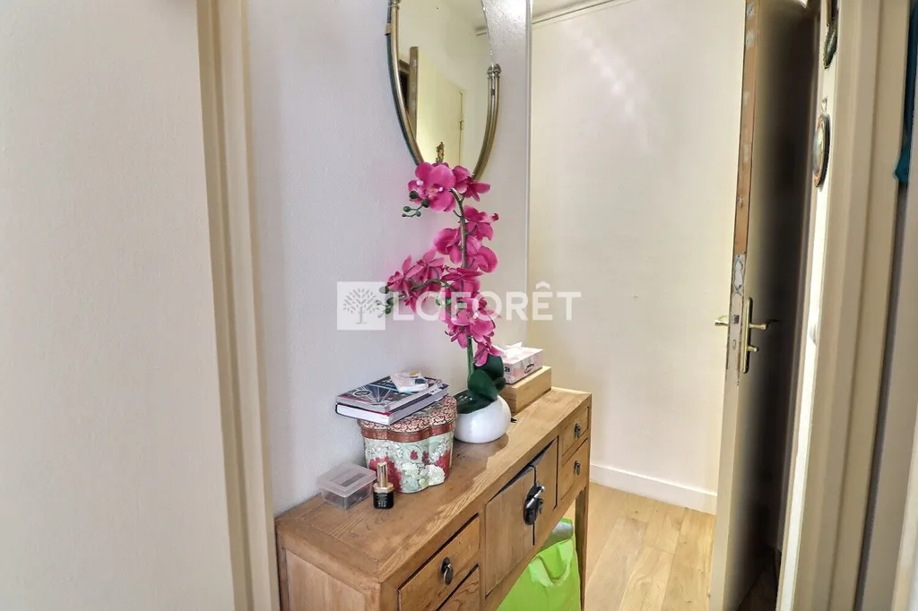Entrée - Appartement 3 Pièces avec Vue Végétation à Rueil-Malmaison