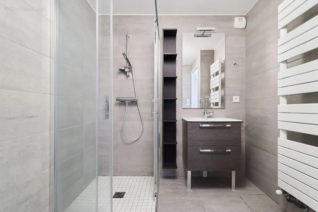 Salles de bain - Appartement T3 avec Vue Sud-Ouest au Centre de Reims