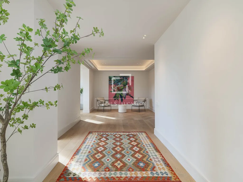 Entrée - Renovated Apartment with City Views in Eixample