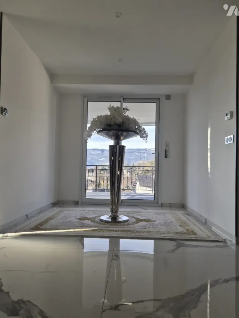hallway_entrance