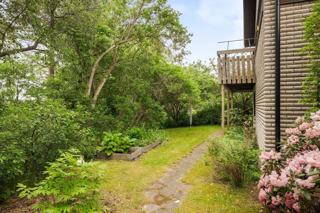 Jardin - Spacious House with Garden in Västra Husby