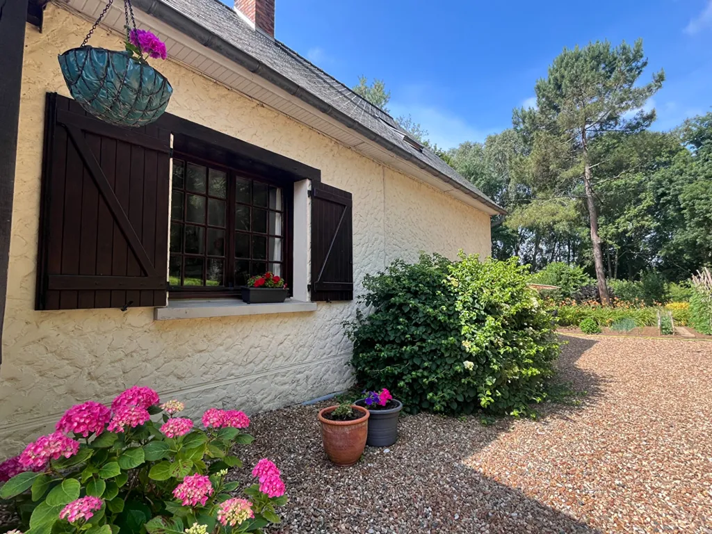 Extérieur - Propriété Boisée au Bord d'un Ruisseau près de La Suze-sur-Sarthe