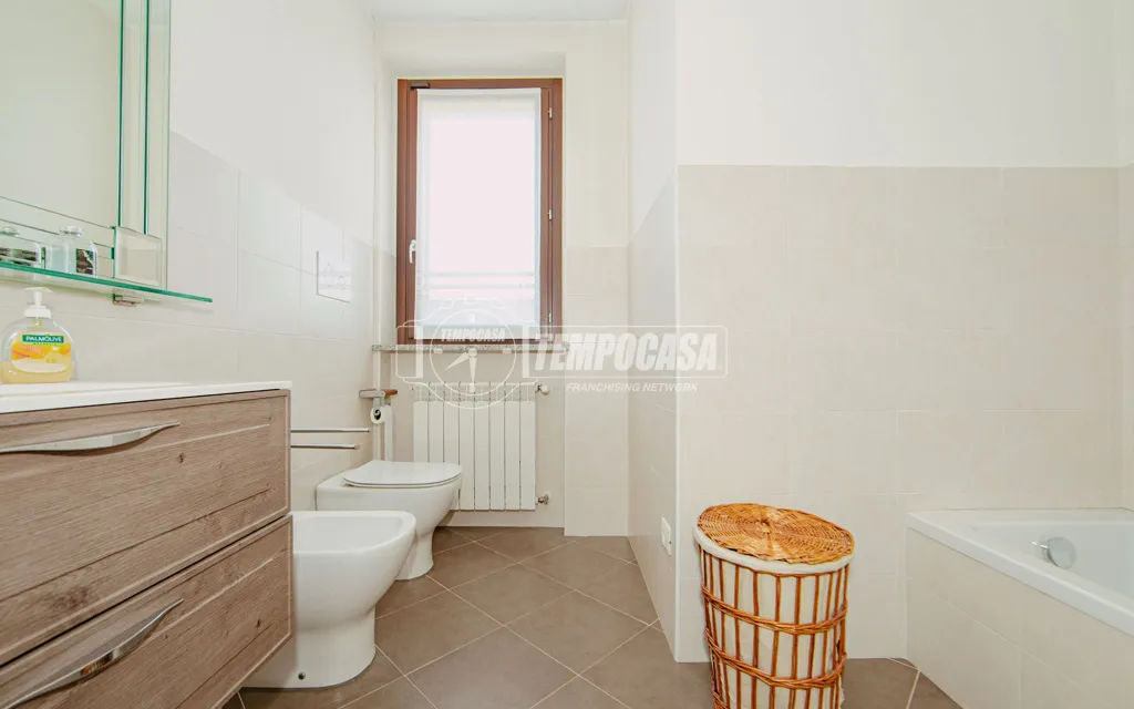 Salles de bain - Modern Villa with Private Garden in Vigevano