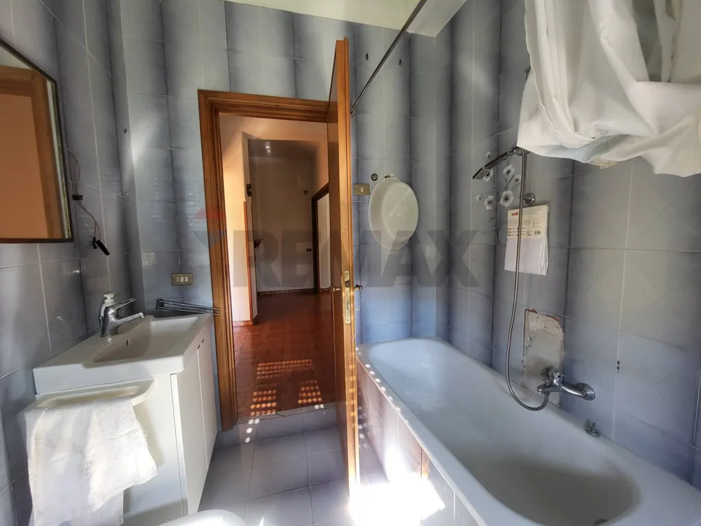 Vannitoad - Second Floor Flat with Balcony in Anzio Centre