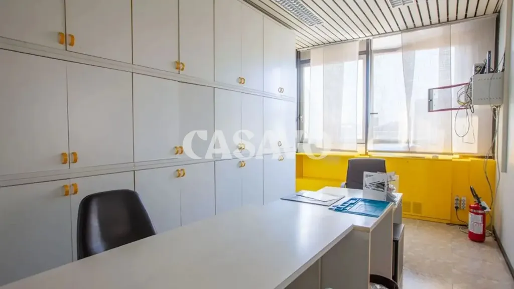 Kabinet - Dual-Use Apartment with Panoramic Terrace in Milan