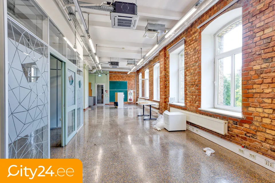Studio - Office Building with Modern Lifts in Teika