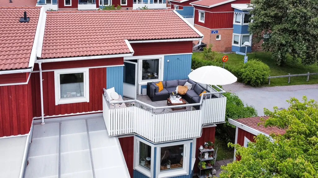 Aerial - Terraced House with Garden in Almby