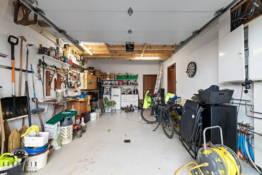 Garage - Duplex with Garden in Selfoss