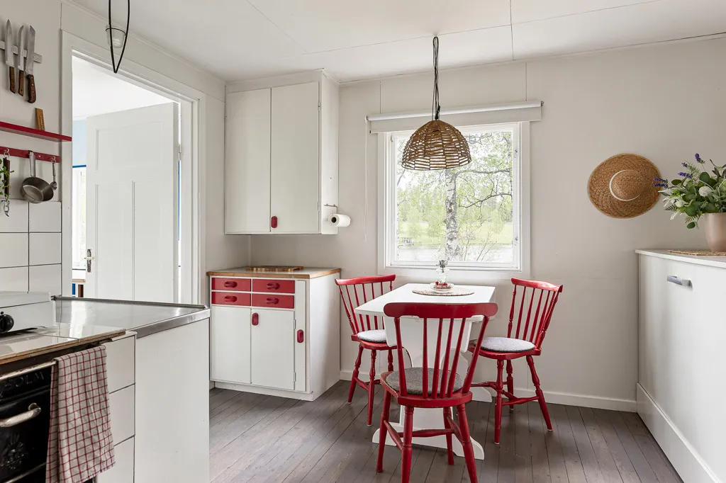 Cuisine - Holiday Home with Lakeside Plot in Övre Malmen