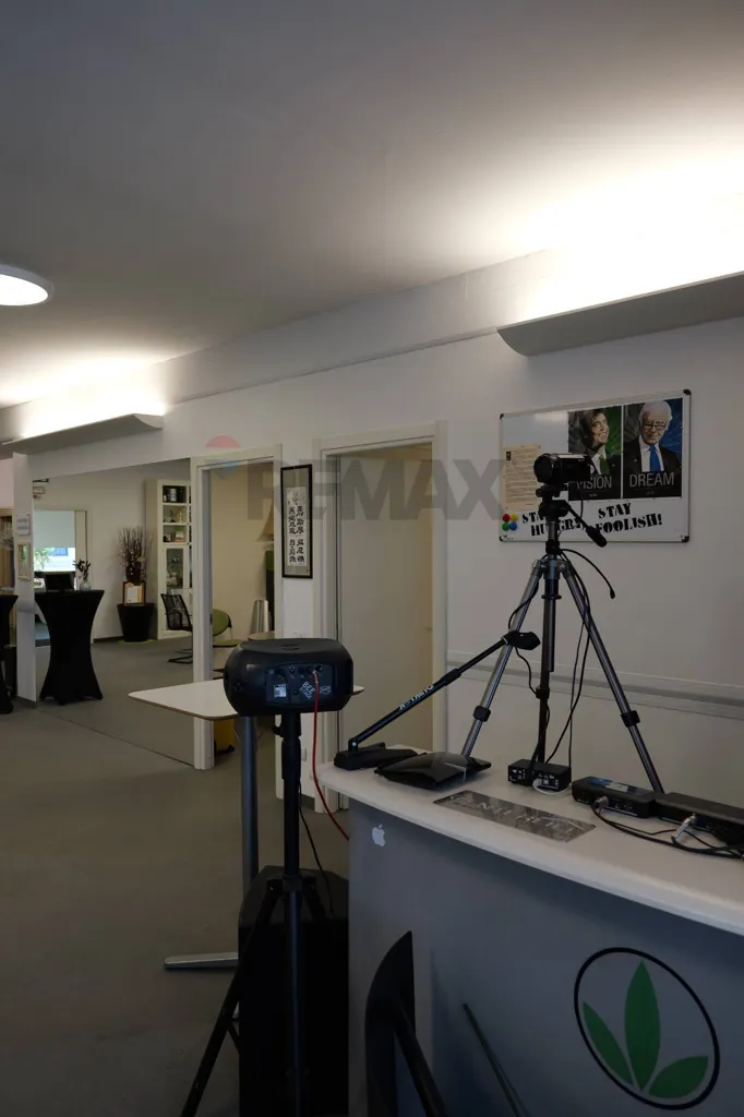 Rooms - Professional Space with Parking in Rovereta
