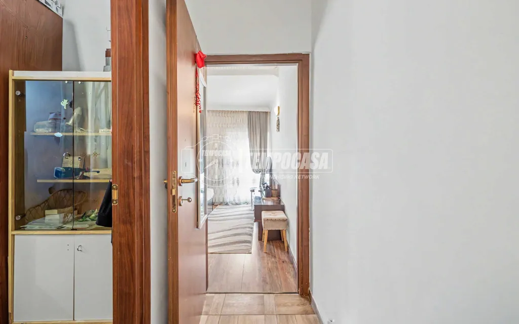 Esik - Central Flats with Balcony in Faenza
