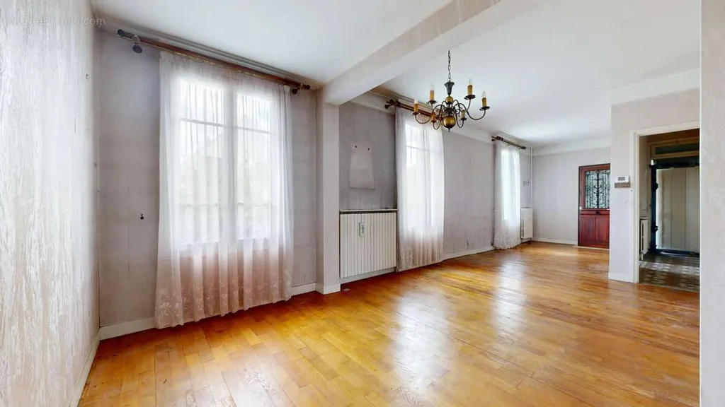 Elutuba - Charming House with Garden in Gagny