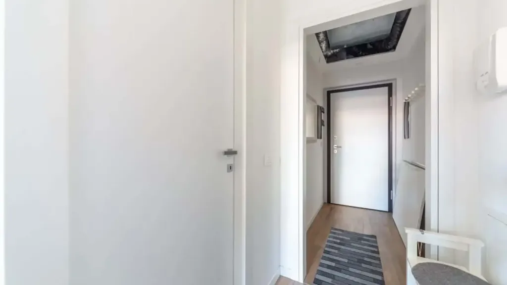 hallway_entrance