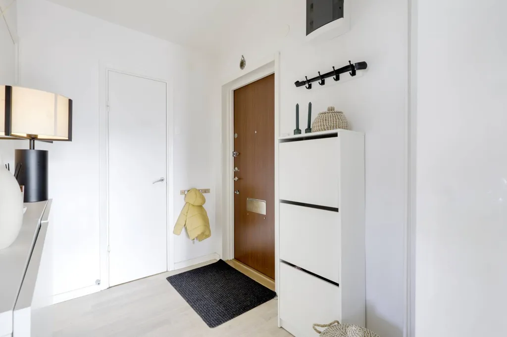 Hallway - Apartment with Balcony in Kortedala, Göteborg