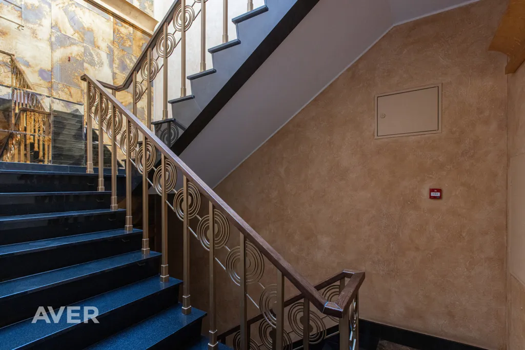 Pièces - 4-Bedroom Apartment with Historical Features in Old Riga