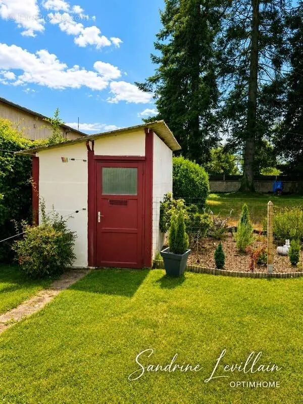 Aed - Spacious Detached House with Garden in Beaumont-le-Roger
