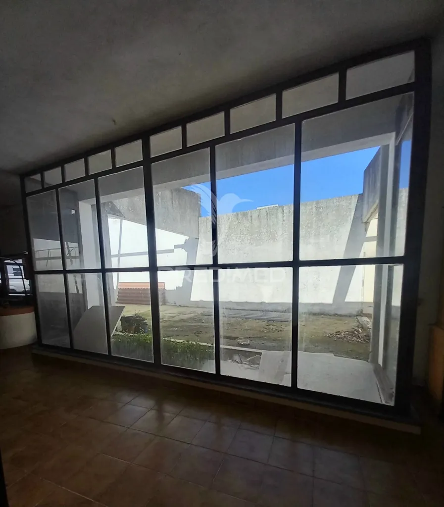 Séjour - Commercial Space with Conversion Potential in Redondo