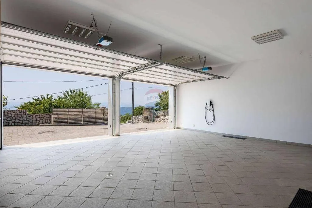 Garaaž - Wellness Villa with Panoramic Views in Hreljin