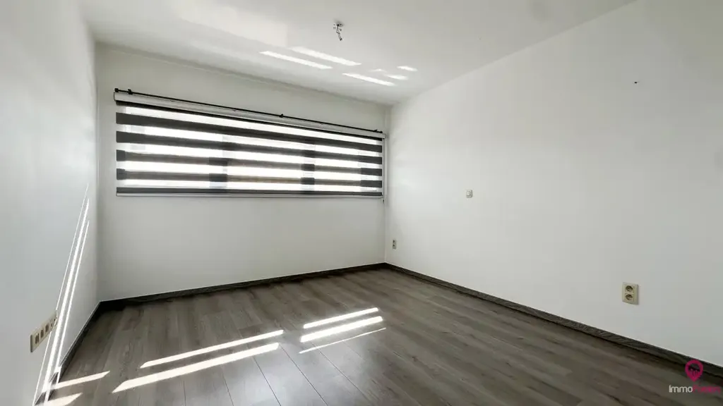 Rooms - Mixed-Use Property with Garden in Beringen Centre